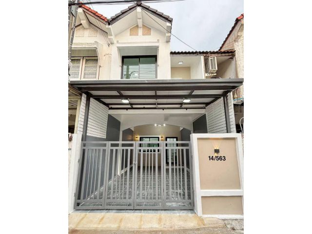 ขายทาวน์เฮ้าส์ 2 ชั้น หมู่บ้านบัวทองธานี ซอย 6 ติดถนนกาญจนาภิเษก เนื้อที่ 18 ตารางวา 2 ห้องนอน ตำบลบางบัวทอง