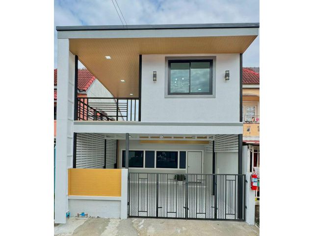 ขายทาวน์เฮ้าส์ 2 ชั้น หลังมุม หมู่บ้านเปี่ยมสุข ซอย 10/3 ตรงข้ามวัดกู้ เนื้อที่ 29.9 ตารางวา 3 ห้องนอน อำเภอปากเกร็ด