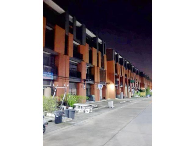 ให้เช่า อาคาร 3.5 ชั้น เพชรเกษม77-81 4นอน 3น้ำ 7-11 100ม.