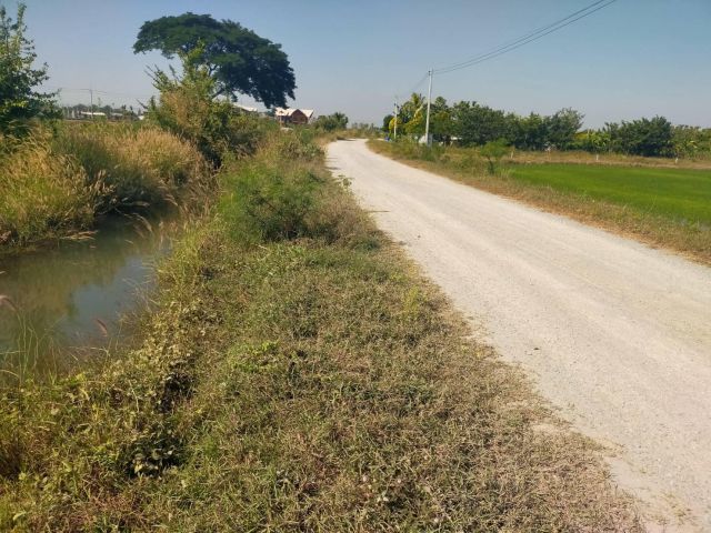 ขายที่ดิน3ไร่ไร่ละ800000-ติดหินคลุก+คลอง ต.กระตีบ อ.กำแพงแสน จ.นครปฐม.เหมาะทำบ้านพัก/บ้านสวน.ใก้ลตลาดทะเลบก