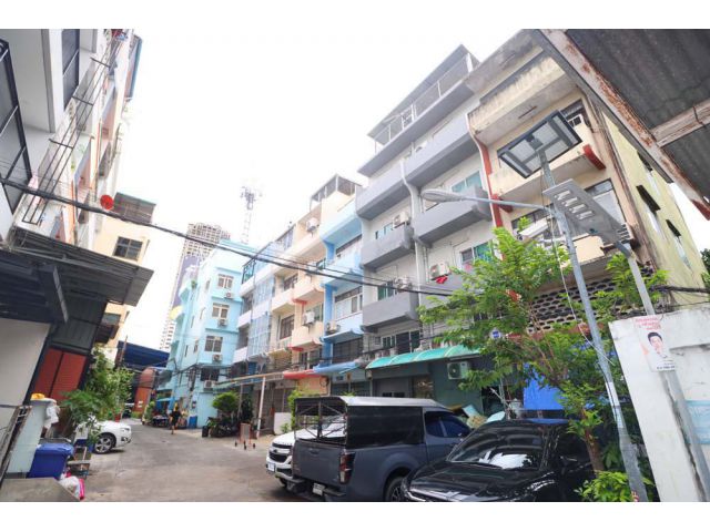 ขายอาคารพาณิชย์ ตึกแถว ตรงข้ามเซ็นทรัล บางรัก ทำเลทอง สีลม เจริญกรุง ซอยเจริญเวียง ใกล้ BTS สะพานตากสิน