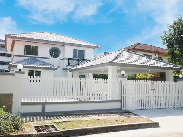 ขายราคาพิเศษ บ้านเดี่ยว 2 ชั้น ม.ชัยพฤกษ์-บุศรินทร์ ขนาด 75.6 ตร.ว. 4 ห้องนอน 2 ห้องน้ำ บ้านสวยหลังใหญ่ ถนนเมน ต้นโครงกา