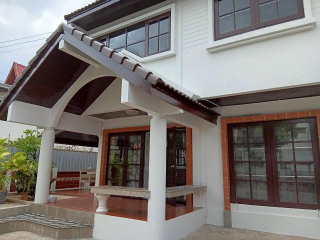 ให้เช่า บ้านเดี่ยว 2 ชั้น ในซอยสุขุมวิท 54 บ้านว่าง 1 ก.พ. 2569