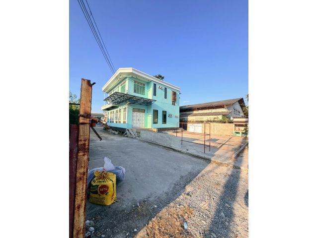 ขายที่ดินพร้อมบ้านติดถนนบางบอน