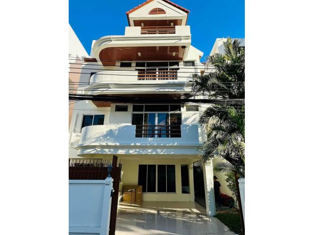 ให้เช่า บ้านเดี่ยว 4ชั้น ใกล้เอ็มโพเรียม เทอมินอล21 อโศก  สุขุมวิท31, BTS พร้อมพงษ์