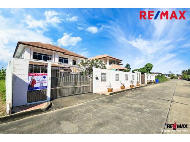 ขาย บ้านวริยา วิลล์ สาย4 ใกล้ มหิดล ศาลายา บ้านเดี่ยว 2 ชั้น บนพื้นที่ 135 ตร.วา 317 ตร.ม. มีสวนในบ้าน 4 ห้องนอน