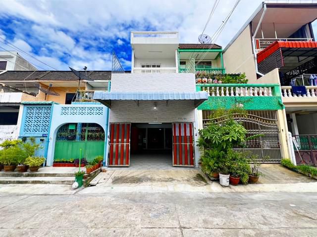 ทาวน์เฮ้าส์ 3.5 ชั้น หมู่บ้านโอสิริ ซอยสาธุประดิษฐ์45