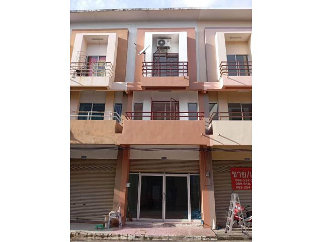 ขายถูกมาก!! อาคารพาณิชย์ 3 ชั้น รีโนเวทใหม่ ทำเลทอง ซ.อ่าวอุดม 4 อ.ศรีราชา จ.ชลบุรี ใกล้ม.เกษตรศาสตร์  ศรีราชา