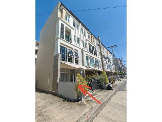 ให้เช่าทาวน์โฮม 4 ชั้น ห้องมุม The Master @BTS Udomsuk