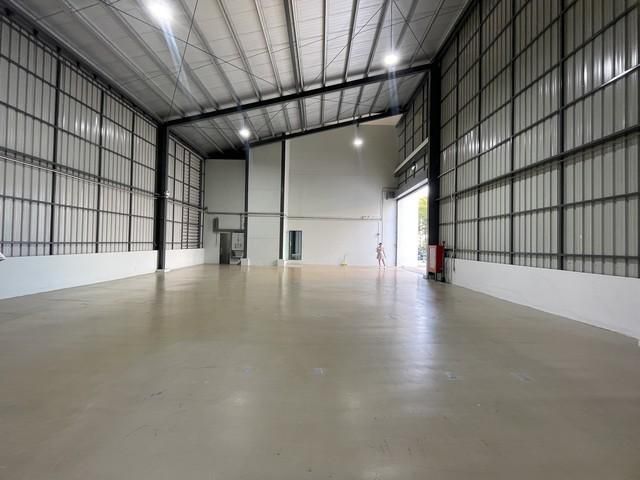 ให้เช่าโฮมออฟฟิศพร้อมโกดัง500ตร.ม.ย่านทาวน์อินทาวน์ลาดพร้าวเลียบด