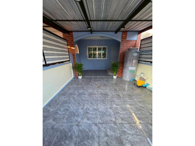 ขายทาวน์เฮ้าส์ 2 ชั้น มบ.สิรารมย์ ถนนบ้านกล้วย-ไทรน้อย รีโนเวทใหม่ทั้งหลัง พร้อมเข้าอยู่ (เจ้าของขายเอง)