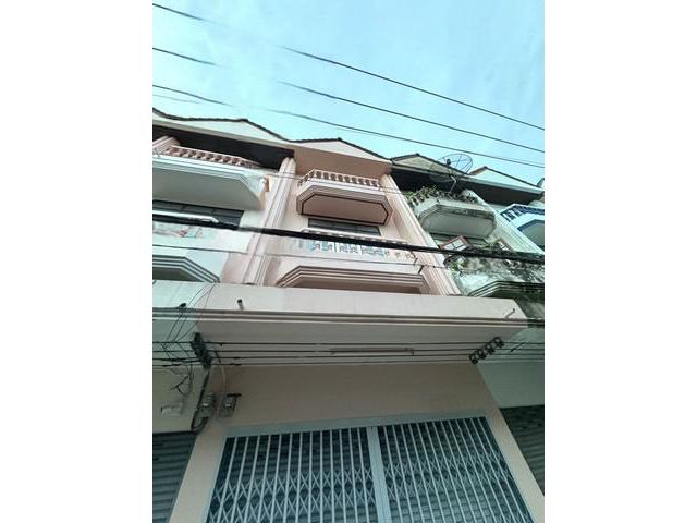 อาคารพาณิชย์ 4ชั้น ให้เช่าเสรีไทย รามอินทรา