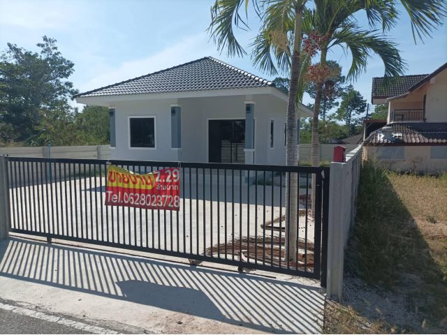 ขายบ้านเดี่ยวชั้นเดียว หมู่บ้านพิมรา ติดโรงเรียน บกว. มัธยม ม.3 อำเภอบ้านฉาง จังหวัดระยอง