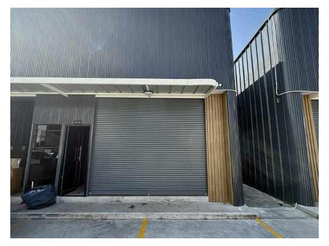 F254 ให้เช่าอาคารโกดังโมเดิร์นสใตล์ ย่านถนนศรีนครินทร์ ขนาด 132 ตรม. เหมาะสำหรับคลังสินค้า เก็บของหรือเช่าทำหน้าร้าน