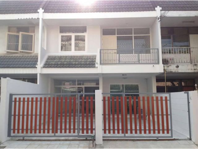 ทาวน์เฮ้าส์ทำเลดี เสรีไทย 37 ราคาดีเกินคุ้ม เพียง 2.3 ล้าน!