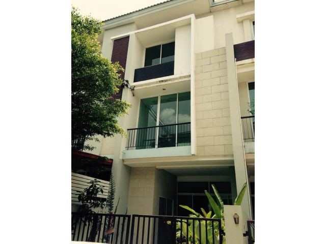 ให้เช่าทาวน์โฮม 3 ชั้น 3 นอน ธนาพัฒน์ เฮ้าส์ ใกล้เซ็นทรัลพระราม3