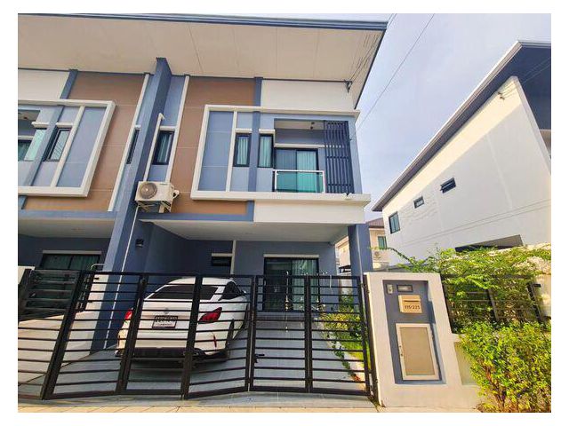 ขายด่วน! ทาวน์เฮ้าส์หลังมุม ทำเลดี ใกล้ทางด่วน อยู่สบาย