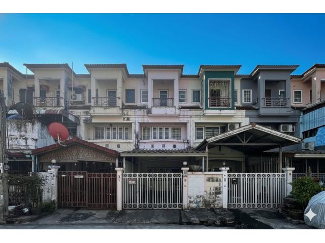 ขายทาวน์เฮ้าส์ 3 ชั้น หมู่บ้านนิสา ต้นซอยเพชรเกษม 69  พร้อมเข้าอยู่ แหล่งของกิน เดินทางสะดวก