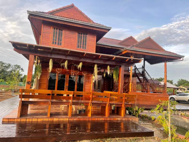 ขายบ้านทรงไทย ไม้สักทอง พร้อมสวนและที่ดิน 25 ไร่ อ.หนองเสือ จ.ปทุมธานี