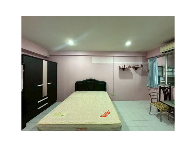 คอนโดริเวอร์ปาร์ค ตึก A 34.2 ตรม. ซ.พหลโยธิน72 จ.ปทุมธานี