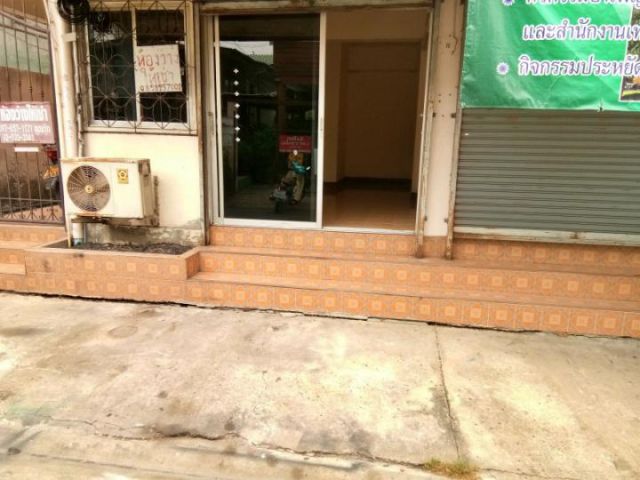 นุ่น นล แมนชั่น เปิดให้เช่า OFFICE สำหรับติดต่องาน และพักอาศัย สามารถใช้เป็นที่สต๊อกสินค้าได้ด้วยราคา 2000 บาท และใช้ st