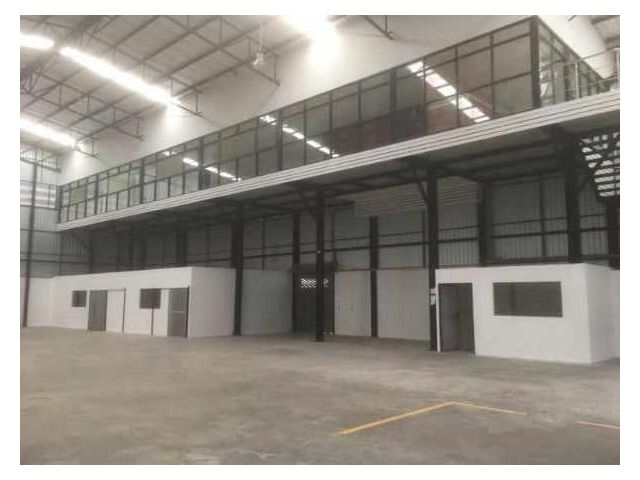 CM46 ให้เช่าอาคารโกดัง/โชว์รูม พร้อมสำนักงาน ย่านรามอินทรา ติดถนนใหญ่ 6 เลน ขนาด 1,300 ตรม. บนที่ดิน 290 ตรว.