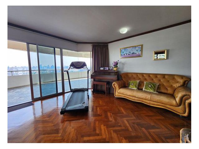 ขายคอนโด บางกอกริเวอร์มารีน่า 251 ตรม. ทุกห้องมองเห็นวิวแม่น้ำ