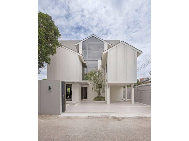 เช่า/ขาย บ้านเดี่ยว ใกล้เอกมัย ทองหล่อ (แต่ให้ feeling เหมือนไม่ได้อยู่ในเมือง)