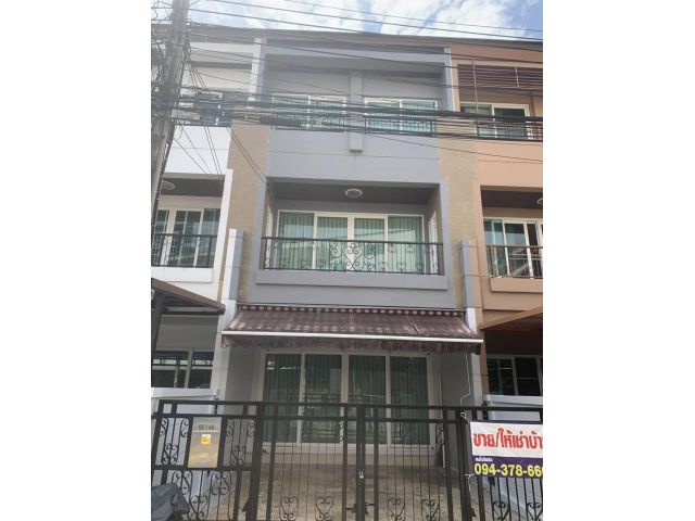 ขายให้เช่า 20,000 บาท / เดือน ทาว์โฮม  3 ชั้น หมุ่บ้านกลางเมือง สุขสวัสดิ์ ติดรถไฟฟ้าหมู่บ้านติด Home pro สุขสวัสดิ์ รีโ