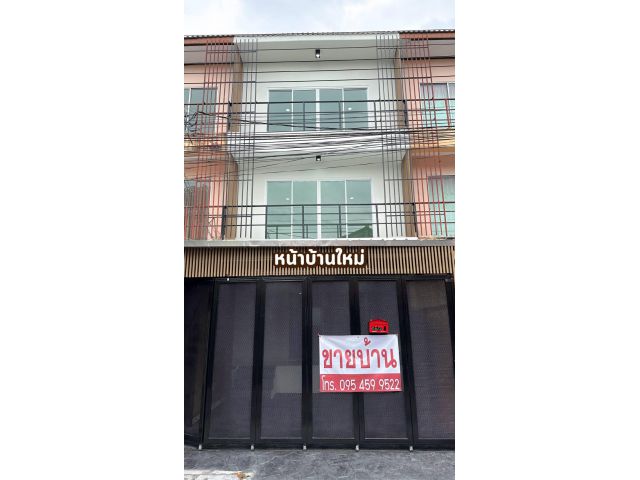 ขายทาวน์โฮม 3 ชั้น รีโนเวทใหม่  พร้อมเข้าอยู่ เขตคลองสามวา จังหวัดกรุงเทพมหานคร