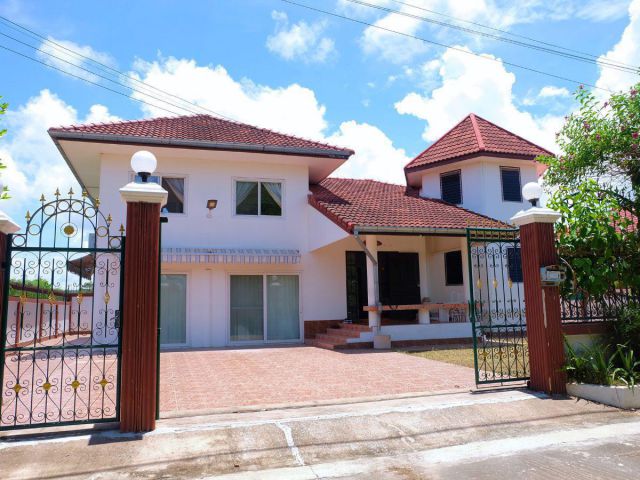 ขายบ้านเดี่ยว 2 ชั้น หมู่บ้านจันทร์หอม (เขาบายศรี–เขาชีจรรย์) ต.พลูตาหลวง อ.สัตหีบ