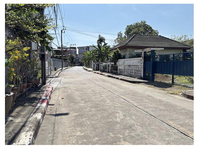 บ้านเดี่ยว 91 ตรว.ในซอยภิบูลย์อุปถัมภ์ ทำเลดีเข้าออกได้ทั้งรัชดาและลาดพร้าว ใกล้รถไฟฟ้า นับเป็นราคาที่ดินเพราะตัวบ้านเก