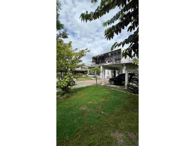 ขายบ้านพร้อมที่ดิน