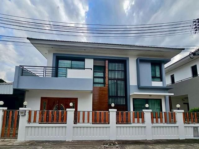 ให้เช่าบ้านเดี่ยว 2 ชั้น เดอะ คอมพลีท ศรีราชา ใกล้มอเตอร์เวย์สาย