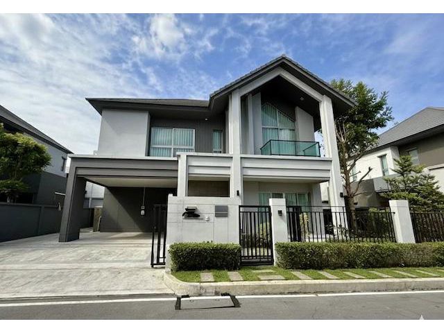 BH3836 ให้เช่าบ้านเดี่ยวหรู Bangkok Boulevard Signature