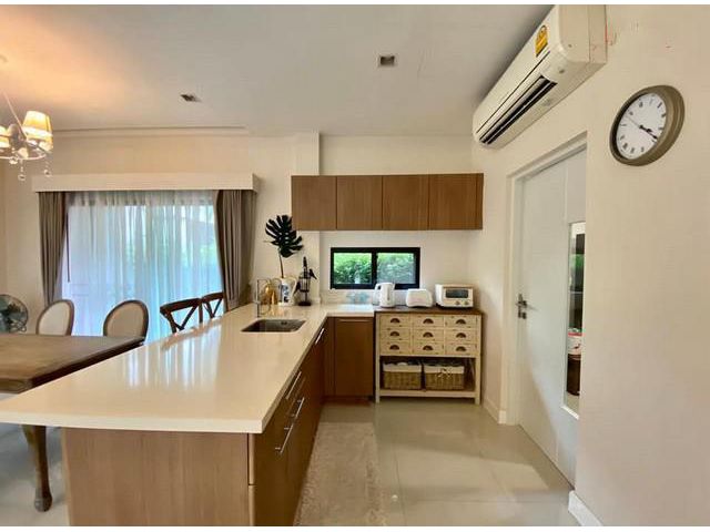 ให้เช่าบ้านใกล้ทางด่วนรามอินทรา-อาจณรงค์, รถไฟฟ้าโครงการเศรษฐสิริ