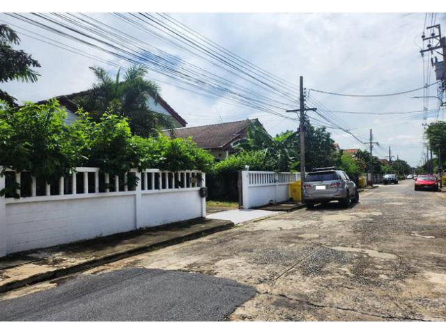 ขายบ้านเดี่ยว หมู่บ้านบ้านสวนพงษ์เพชร ซอยแจ้งวัฒนะ 43 เนื้อที่ 56 ตร.ว. 2 ชั้น 3 นอน 2 น้ำ