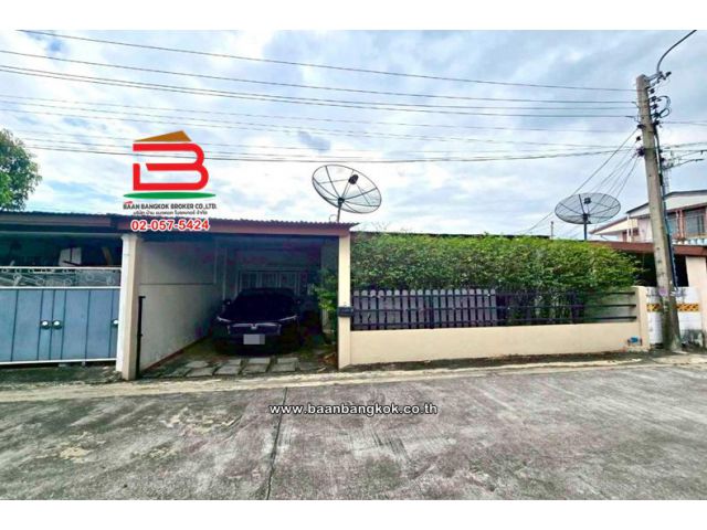 บ้านเดี่ยว เนื้อที่ 39.5 ตร.ว. หมู่บ้านเทพทิพย์นิเวศน์ ซอยย่อย 7 (ซอยสายไหม 10) ถนนพหลโยธิน แขวงสายไหม เขตสายไหม