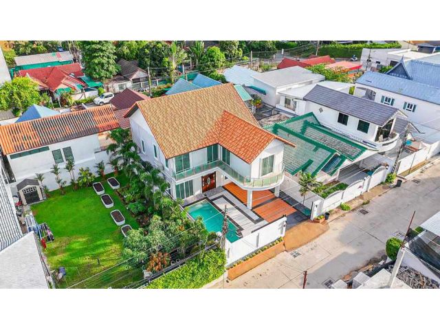 H707  ขายบ้านพลูวิลล่าหรู โซนพัทยาใต้ 5 ห้องนอน