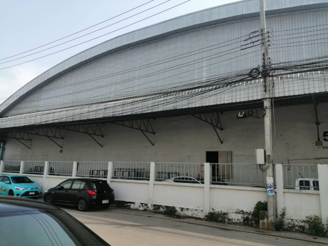 ให้เช่าโกดัง คลังสินค้าคาถูกใกล้นิคมบางพลี ใกล้ถนนบางนาตราด บางนา กม 23 บางพลี วัดลาดหวาย บางเพรียง พื้นยกสูง พื้นที่ขนาด  3,000 ตารางเมตร