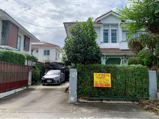 ขายบ้านเดี่ยว 2 ชั้น หลังมุม หมู่บ้านชลลดา บางบัวทอง นนทบุรี