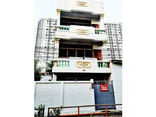 ขายอาคารเปล่า 4 ชั้น (รวมดาดฟ้า) 34 ตร.ว. ซอยจรัญฯ 28 ห่าง MRT ไฟฉาย 650 เมตร