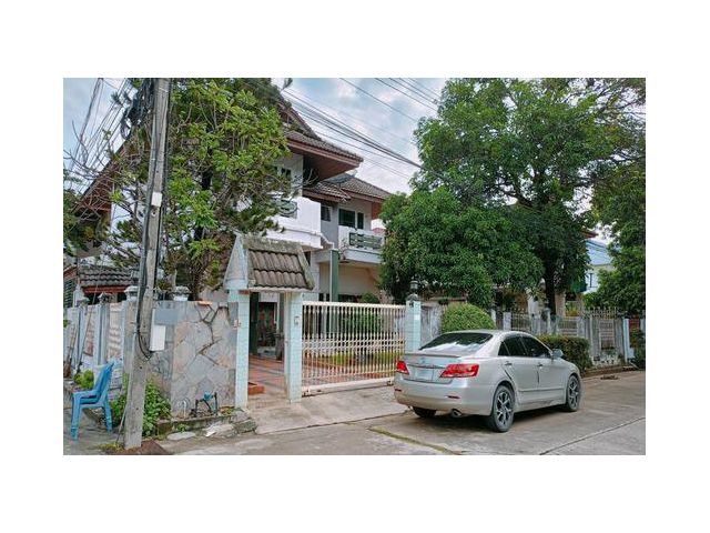 ขาย บ้านเดี่ยว หมู่บ้านปรีชา พุทธมณฑลสาย4 จำนวน 2 ชั้น ขนาดเนื้อที่ดิน 90 ตารางวา พื้นที่ใช้สอย 250 ตารางเมตร ตามสภาพเด