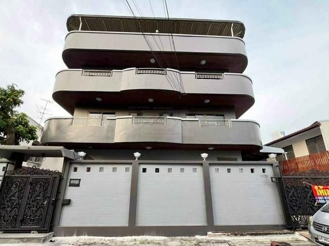 ให้เช่า ขายอาคารสำนักงาน รัชดาภิเษก 3 ใกล้ MRT พระราม 9