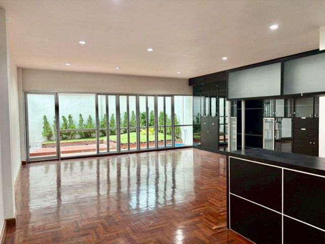 ขายทาวน์เฮ้าส์ 7 ชั้น บรรทัดทอง เนื้อที่ 70 ตารางวา 7 ห้องนอน ซอยสุนทรพิมล แขวงปทุมวัน เขตปทุมวัน กรุงเทพมหานคร