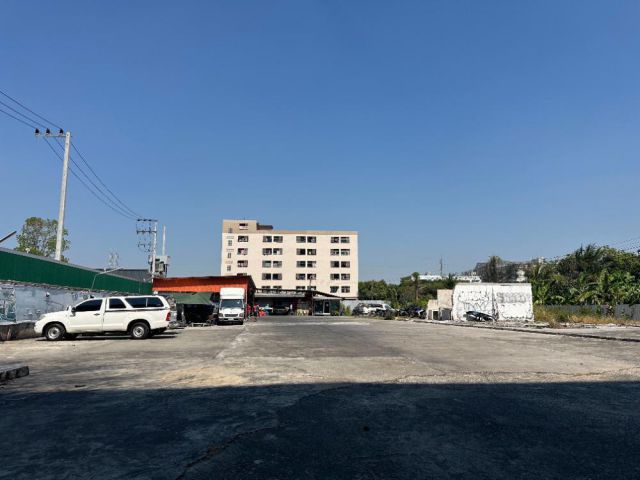 PK812ให้เช่าที่ดินเปล่า ติดทางขึ้น MRT ศรีเทพา ติดถนน เทพารักษ์