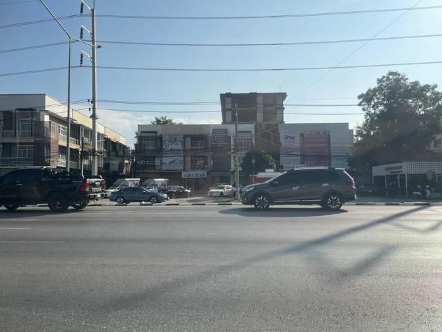 อาคารพานิชย์ว่างให้เช่าติดถนนหลัก ตลาดรวมโชคมอลล์ ทำเลดี