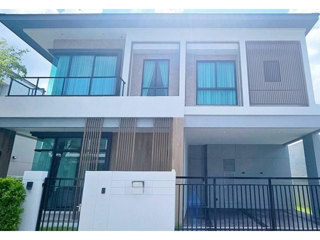 ขาย/ให้เช่า บ้านเดี่ยว 2 ชั้น บางกอก บูเลอวาร์ด บางนา-กม.5