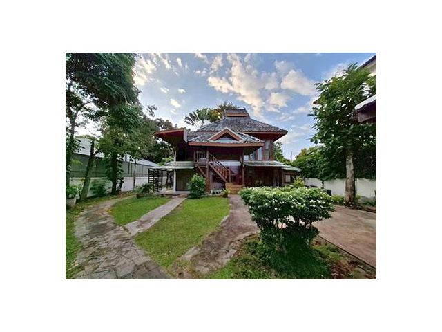 ขายบ้านไม้สัก  ใกล้รร.นานาชาตินครพายัพ Nis