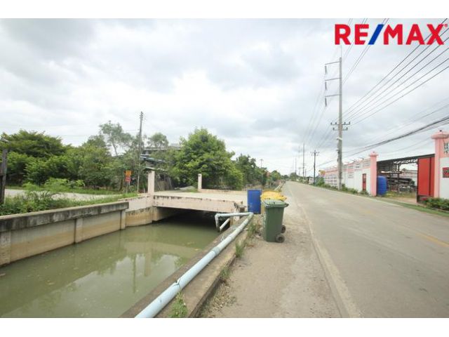 ขายกิจการหอพักห้องเช่า 18ห้อง ที่ดิน 200วา เลียบคลองสี่วาพาสวัสดิ์ ใกล้ศูนย์ดูแลผู้สูงอายุโรงพยาบาลศิริราช